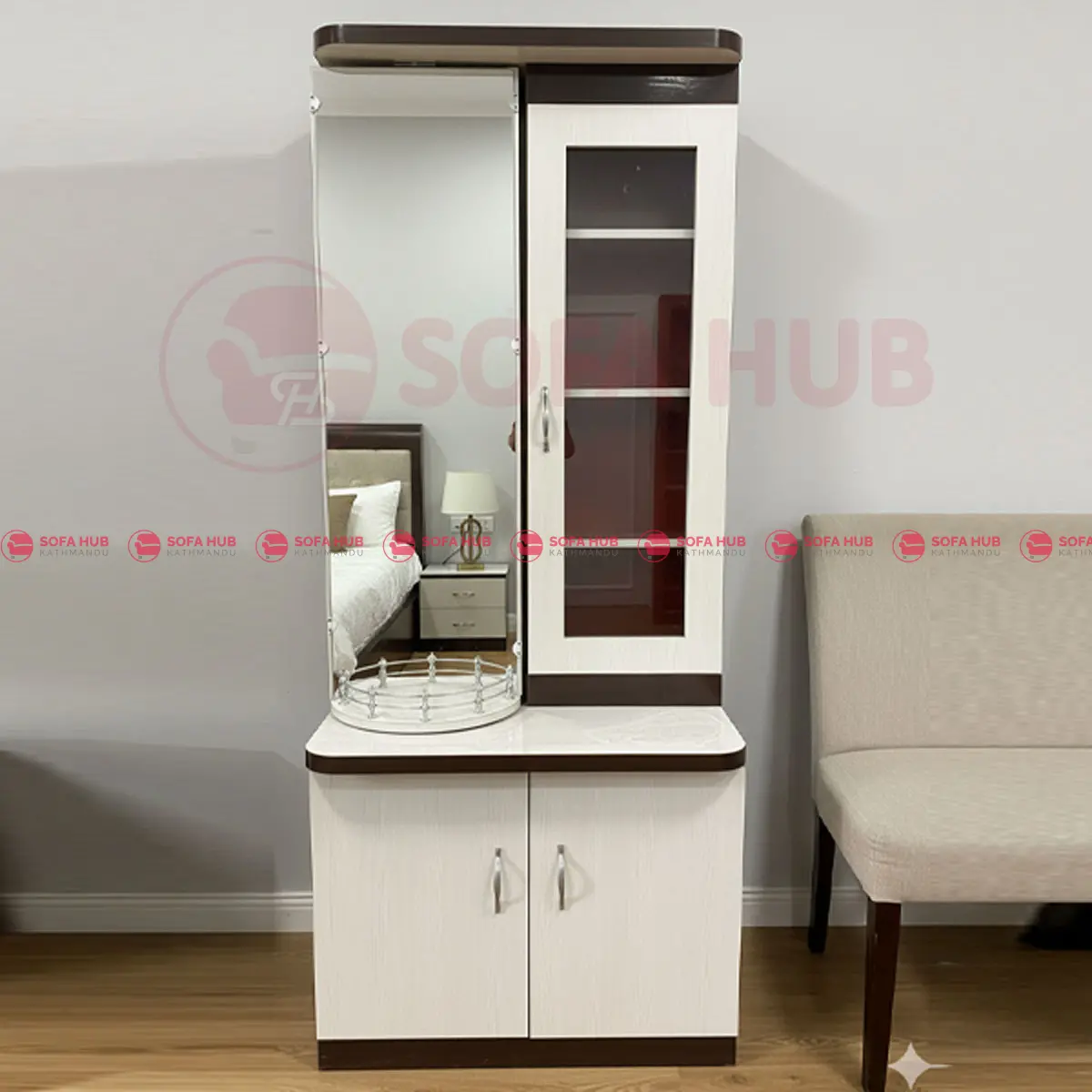 New makeup showcase with Mirror and Storage